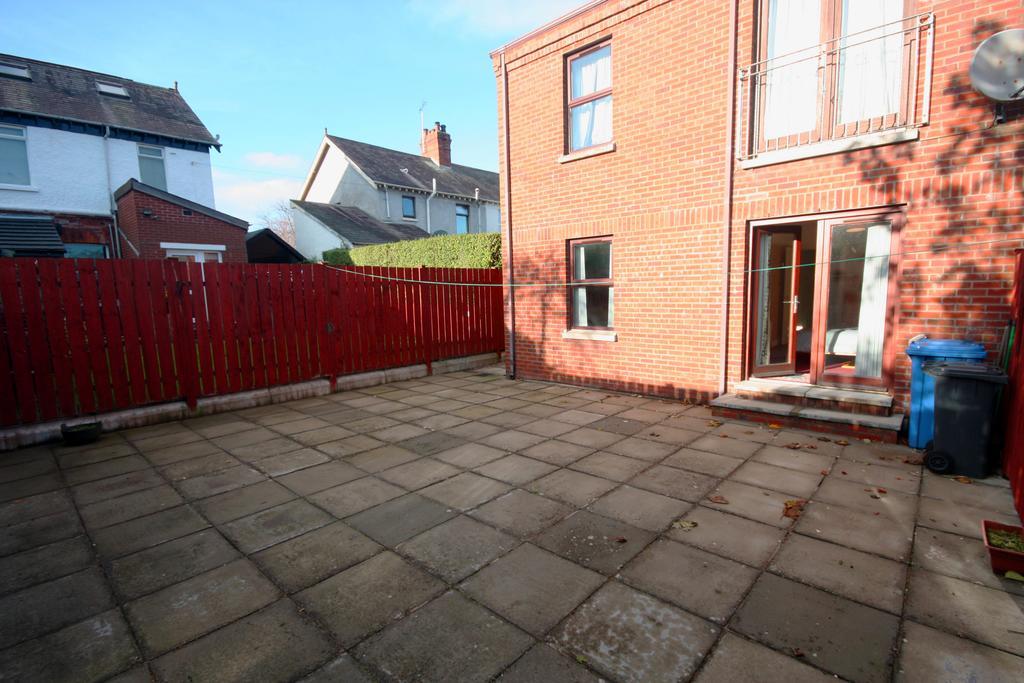 Modern Belfast Apartment Exterior photo