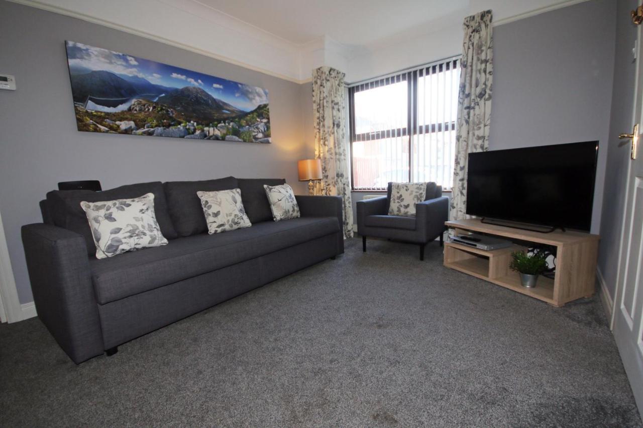 Modern Belfast Apartment Exterior photo
